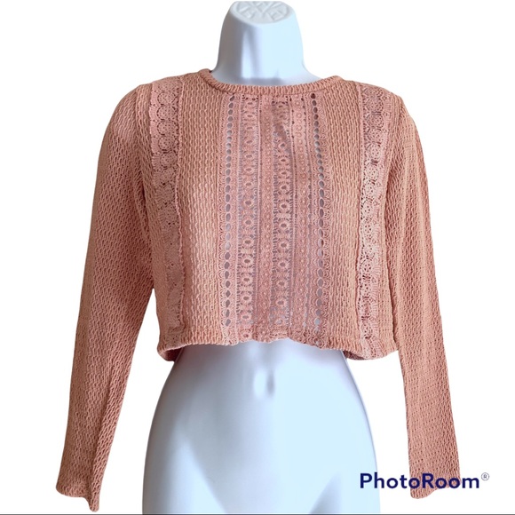 Charlotte Russe Women's Cropped Long Sleeve Blouse - Picture 2 of 8